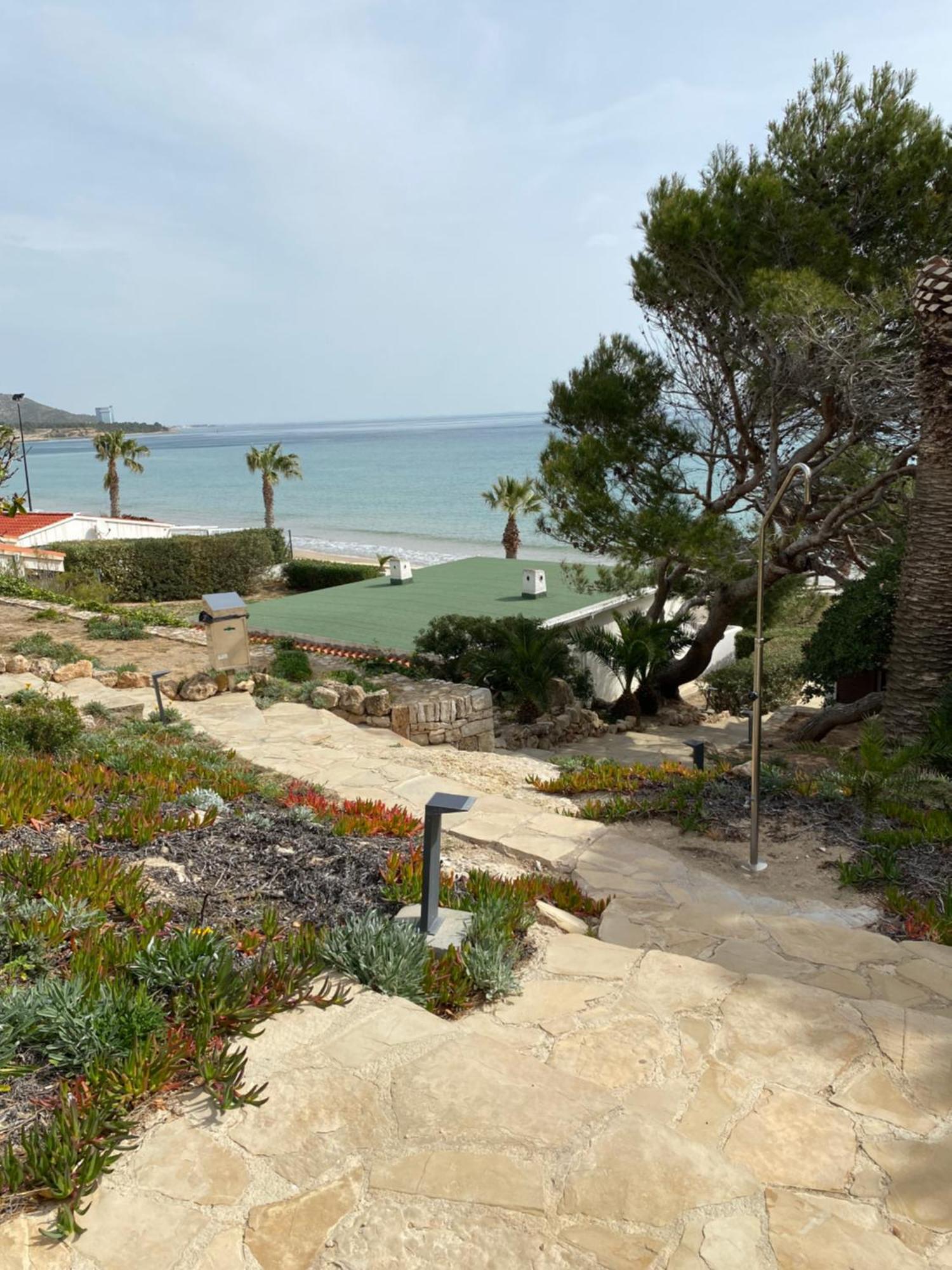 Apartamentos Llorca Platja de l'Almadrava Exterior photo