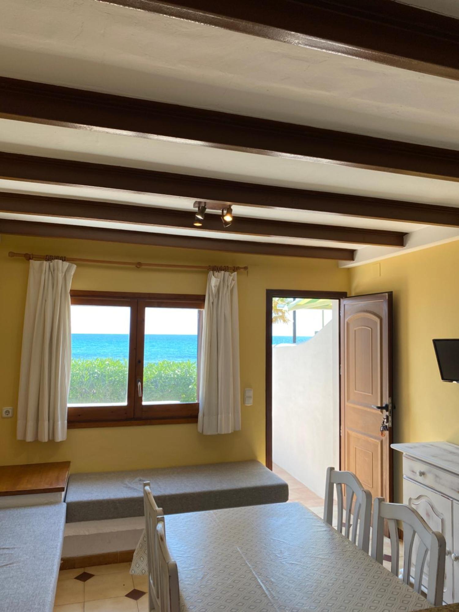 Apartamentos Llorca Platja de l'Almadrava Exterior photo