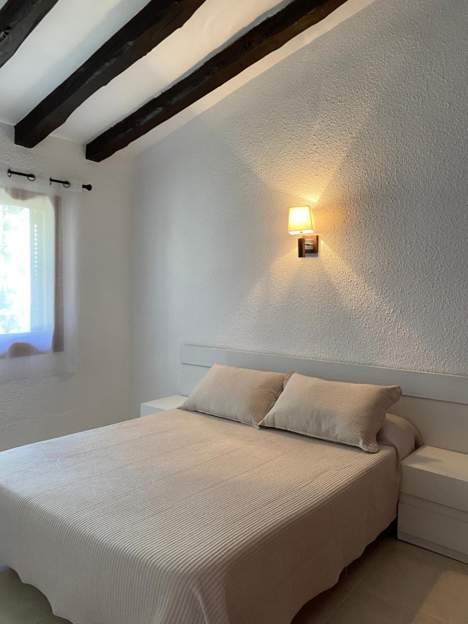 Apartamentos Llorca Platja de l'Almadrava Exterior photo