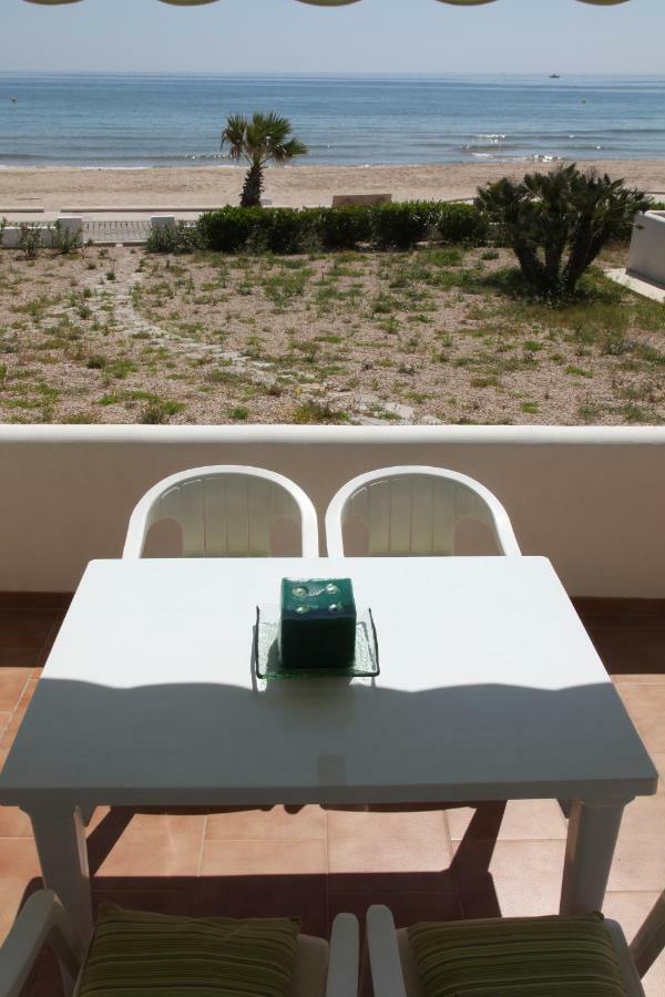 Apartamentos Llorca Platja de l'Almadrava Exterior photo